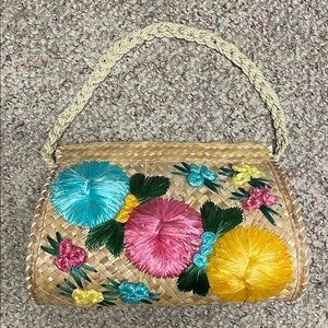 Vintage Floral Woven straw Handbag with braided strap